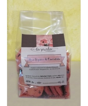 Biscotti riso e gocce di cioccolato